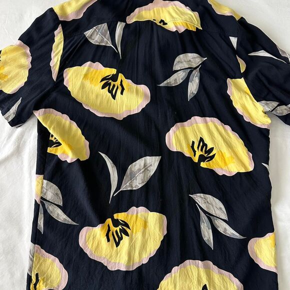 Hugo Boss Men’s Medium Floral Button-Down Shirt Modern Luxury Shirt - Picture 2 of 7